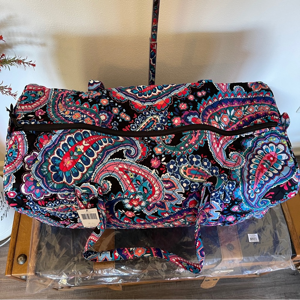 Vera Bradley Large Duffel bag in Haymarket Paisley NWT - Picture 8 of 9